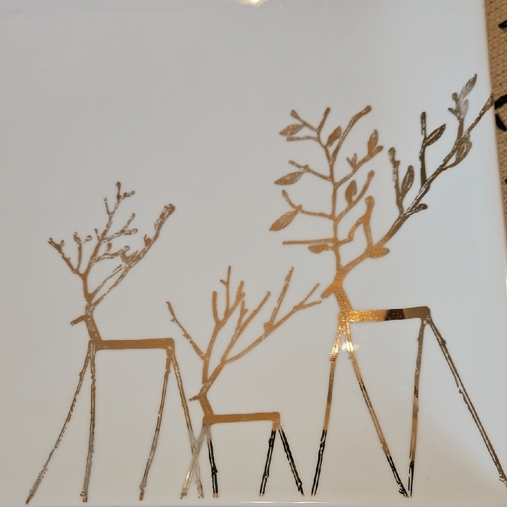 Set of Large White Square Plates with Gold Reindeer Design - Picture 7 of 15